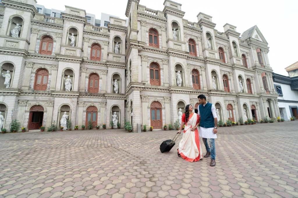 Aristro Club Hotel Calcutta Exterior foto