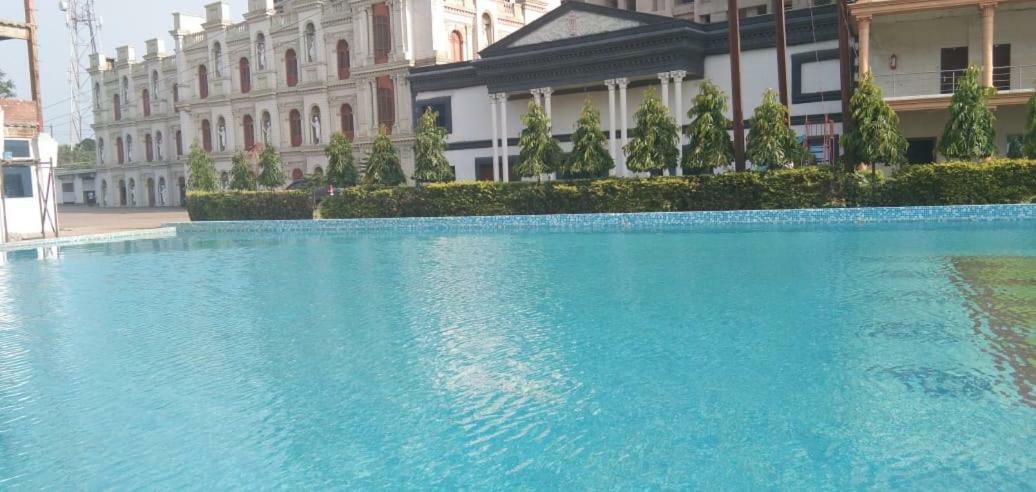Aristro Club Hotel Calcutta Exterior foto