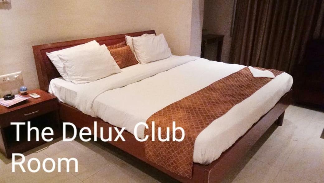 Aristro Club Hotel Calcutta Exterior foto