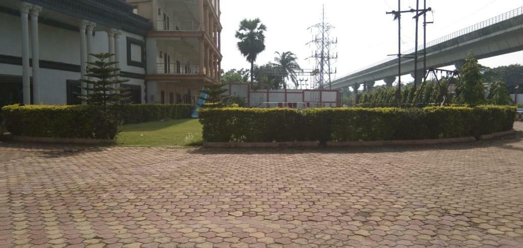 Aristro Club Hotel Calcutta Exterior foto